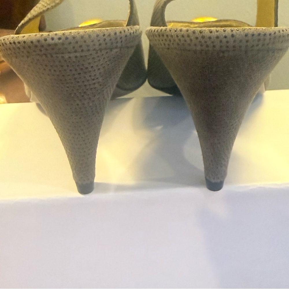 Bruno Magli Lily Taupe Slingback Peep-Toe Heels with Gold Accent Size 8 AA $245 - Picture 10 of 16